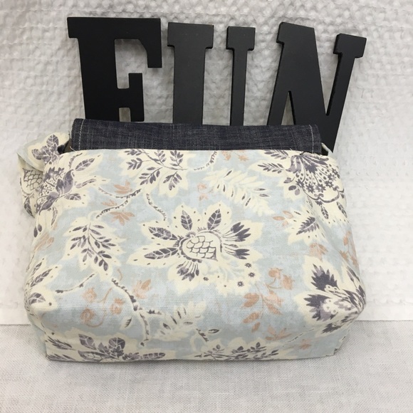 🧨3 for $30 Crossbody Purse Lt Blue & Ivory Floral - Picture 4 of 6
